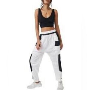 FP MOVEMENT FREE PEOPLE NEW! Black/White TRICKED OUT COLORBLOCK CARGO PANTS XS